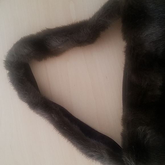 Furry Bag - Picture 3 of 8